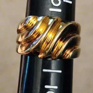 Vintage sterling silver ribbed dome ring